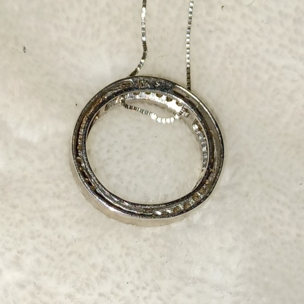 Kay Jewelers Diamon Circle necklace 10k white gold